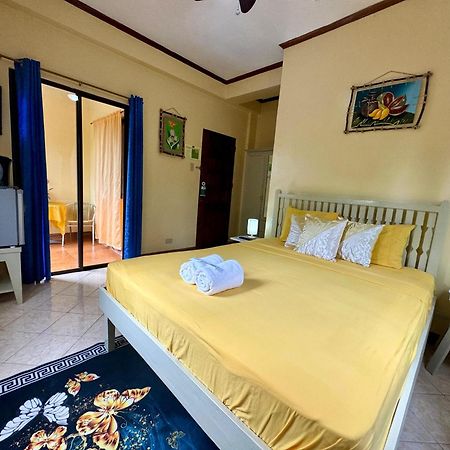 Ocean Breeze Inn Manoc-Manoc Екстер'єр фото
