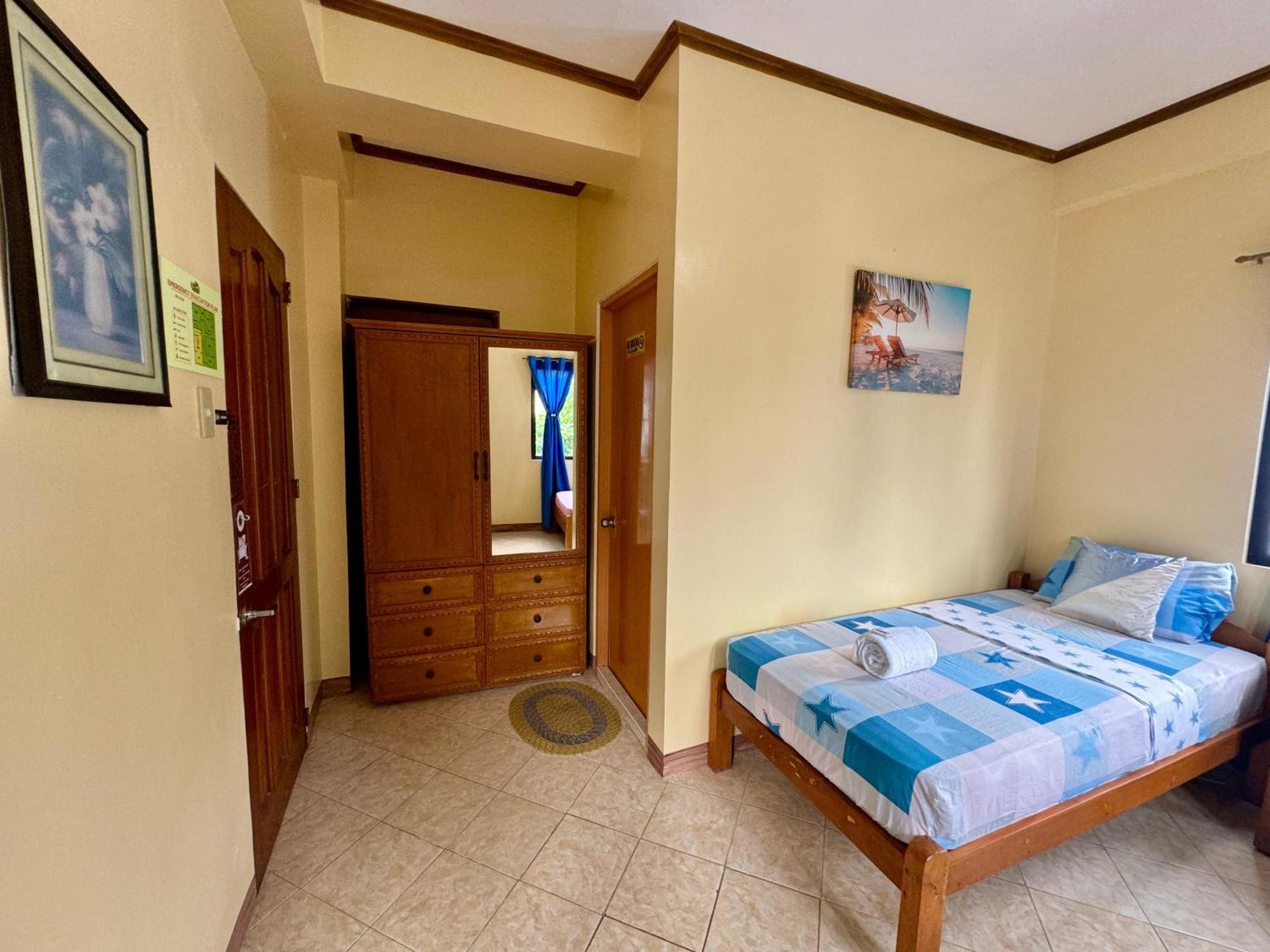 Ocean Breeze Inn Manoc-Manoc Номер фото