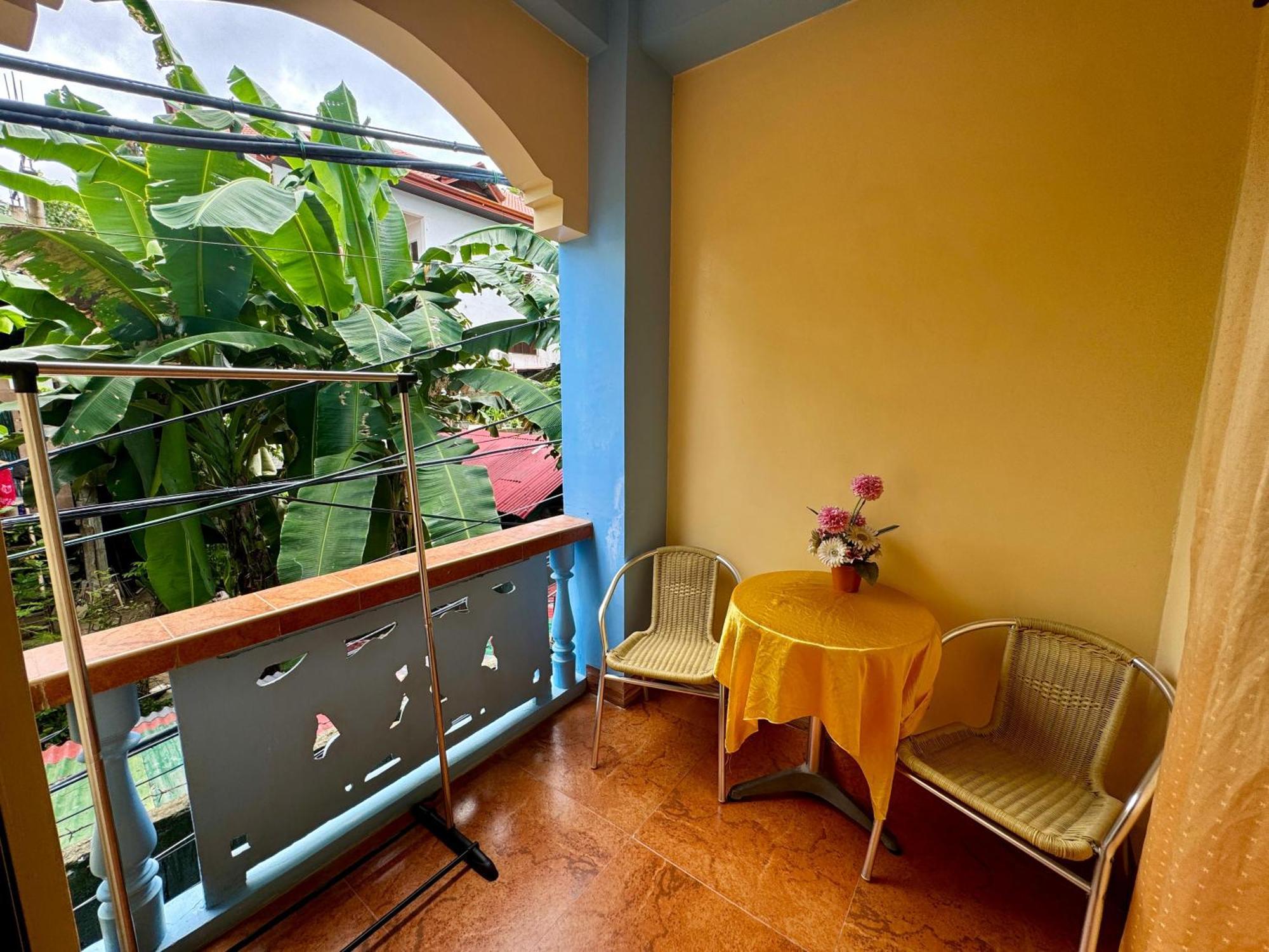 Ocean Breeze Inn Manoc-Manoc Екстер'єр фото