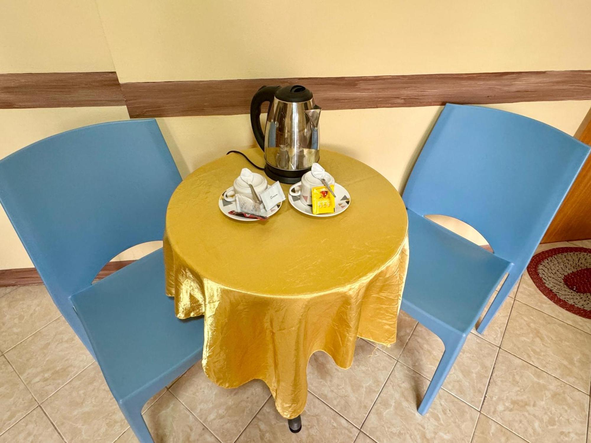 Ocean Breeze Inn Manoc-Manoc Екстер'єр фото