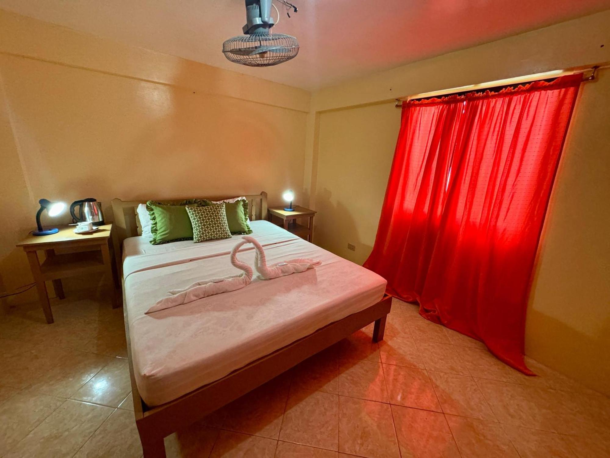 Ocean Breeze Inn Manoc-Manoc Номер фото