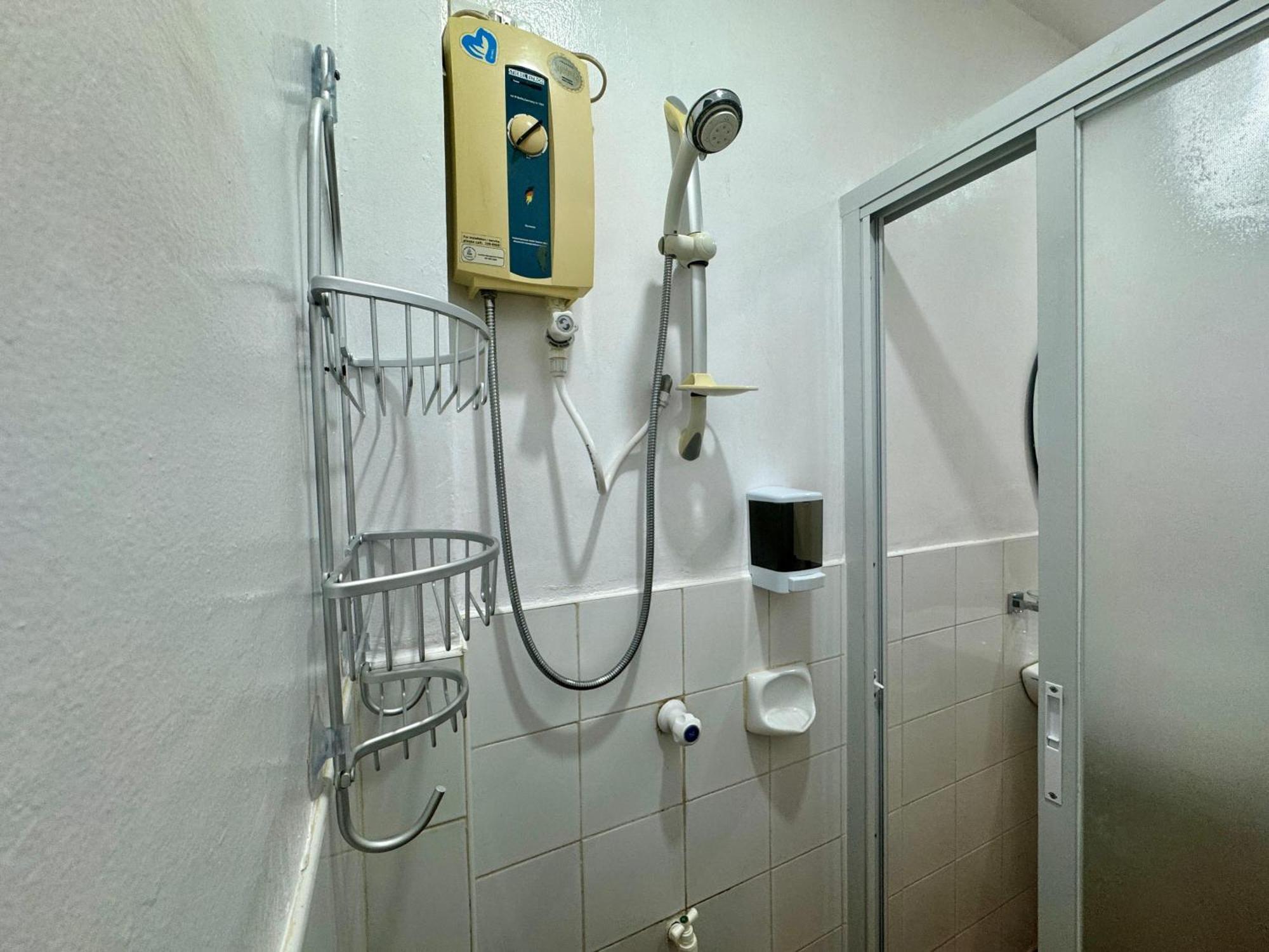 Ocean Breeze Inn Manoc-Manoc Екстер'єр фото
