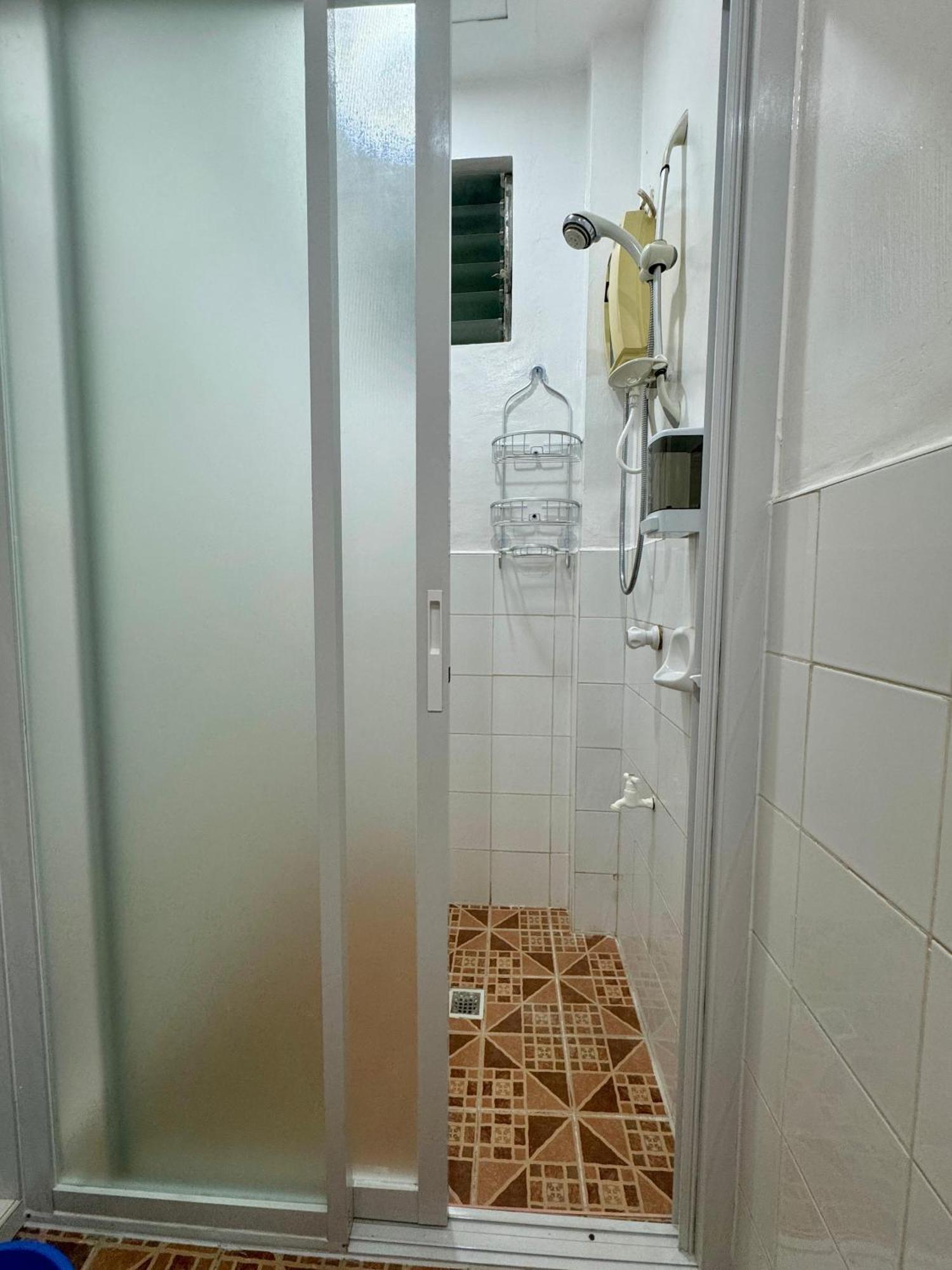Ocean Breeze Inn Manoc-Manoc Екстер'єр фото